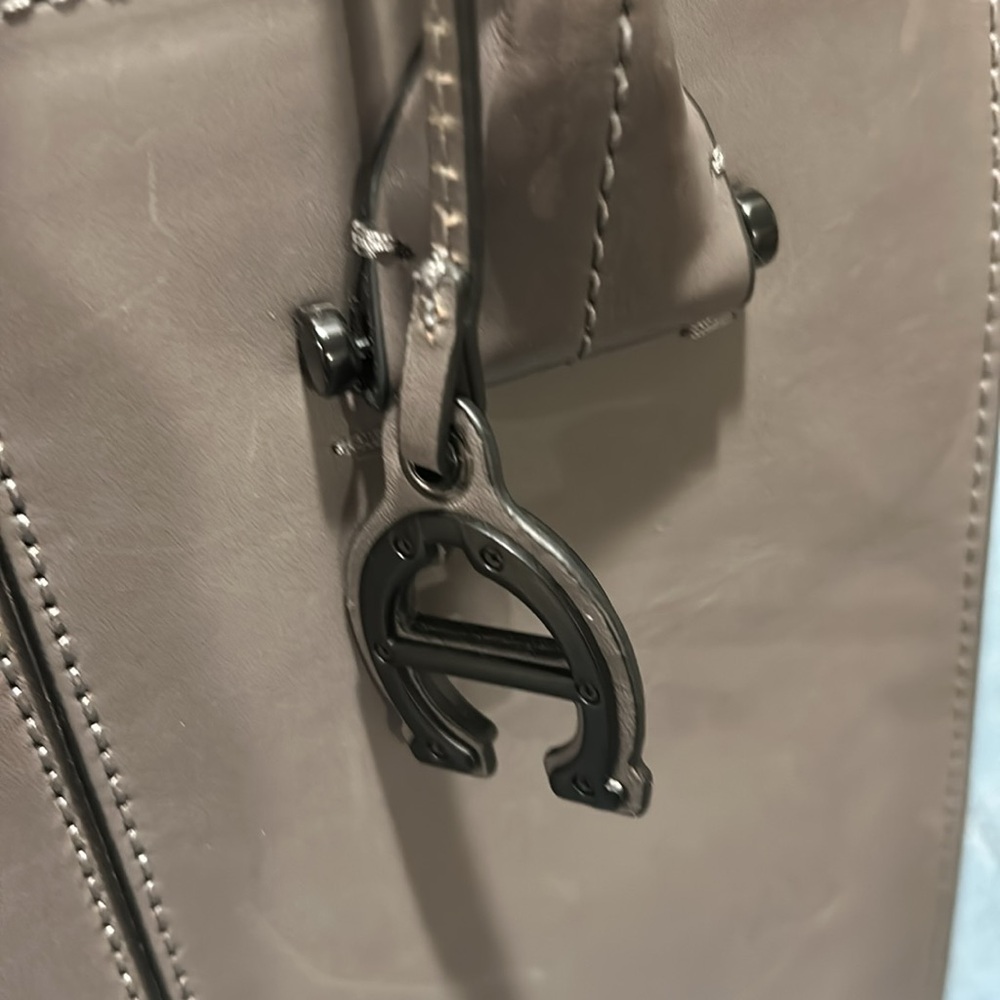 Etienne Aigner handbag - Picture 12 of 16